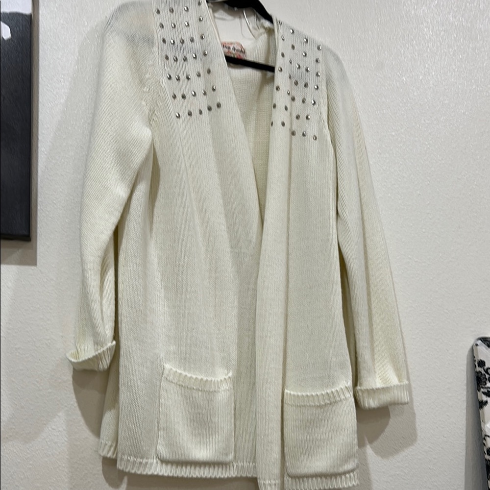 Miss Guided Cream Cardigan Sweater with Ribbed Knit